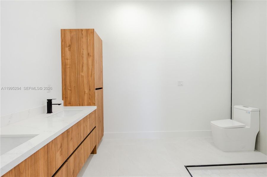 Furnished interior view inside a new home in , Cape Coral (Image 15).