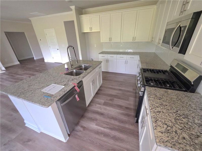 Furnished interior view inside a new home in Hellen Valley, Braselton (Image 5).