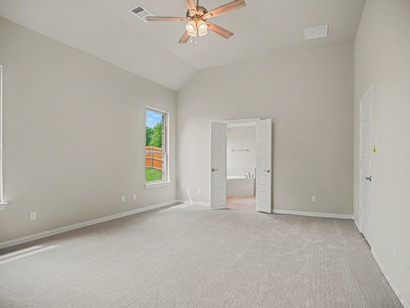 Spacious, unfurnished interior of a new home in Cole Crossing Estates, DeSoto (Image 22). Spacious, unfurnished interior of a new home in Cole Crossing Estates, DeSoto (Image 22).