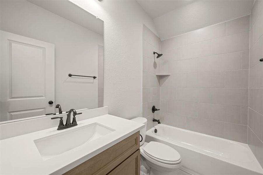 Furnished interior view inside a new home in The Retreat - Phase 1, Waxahachie (Image 8).