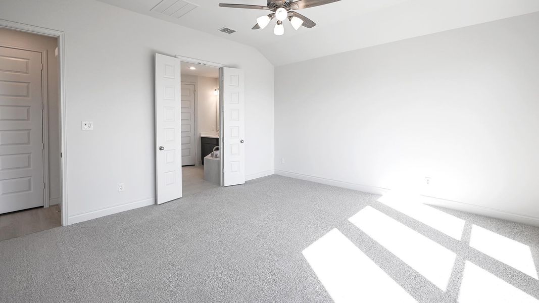 Spacious, unfurnished interior of a new home in La Cima 50', San Marcos (Image 20). Spacious, unfurnished interior of a new home in La Cima 50', San Marcos (Image 20).