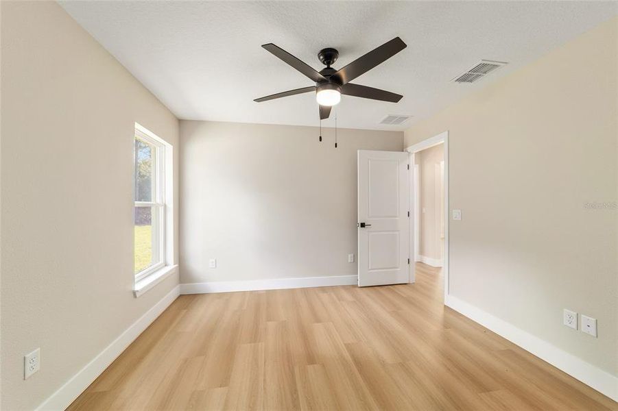 Spacious, unfurnished interior of a new home in , Ocala (Image 50).