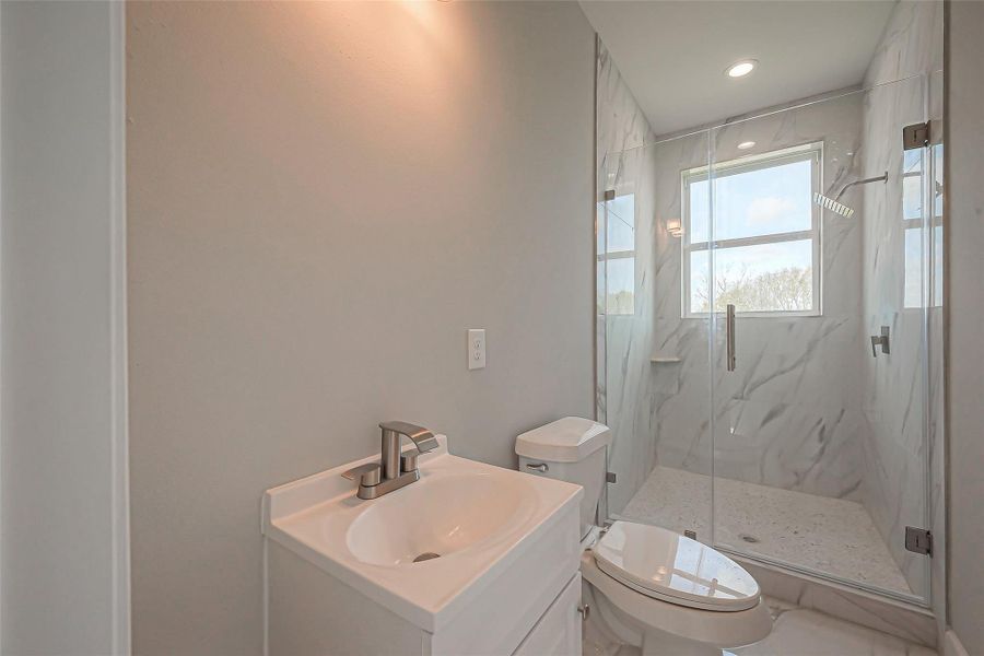Unit 2: Attached secondary bathroom