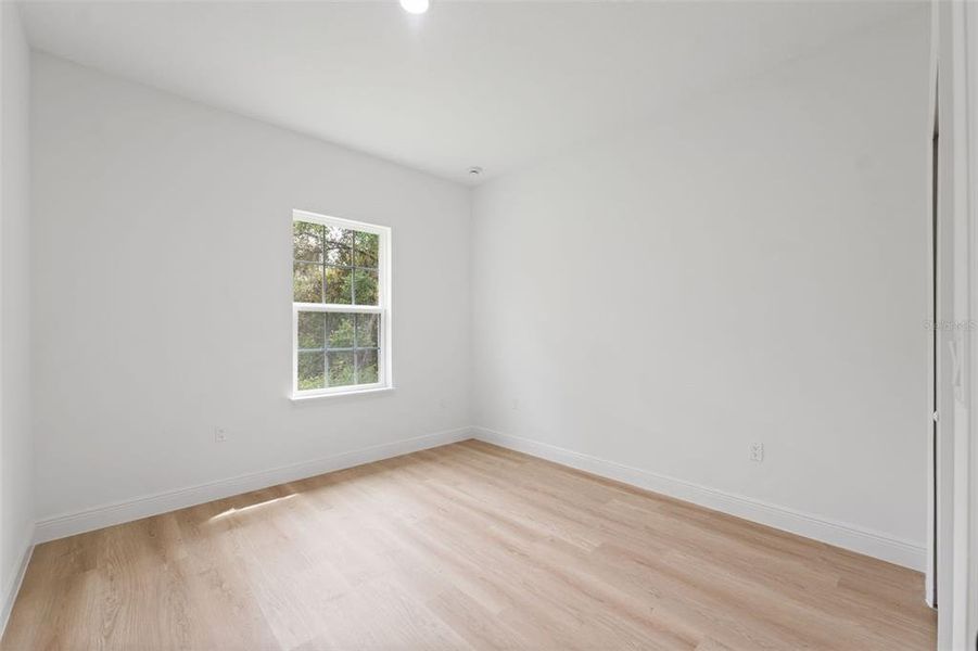 Spacious, unfurnished interior of a new home in , Ocala (Image 17).