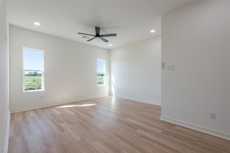 Spacious, unfurnished interior of a new home in , Bay City (Image 30). Spacious, unfurnished interior of a new home in , Bay City (Image 30).