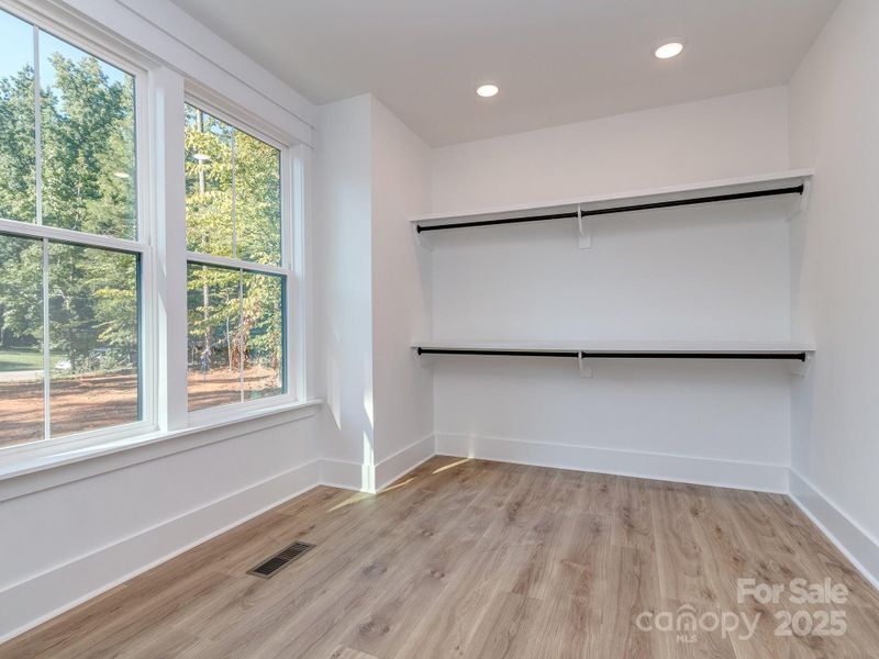 Image 42 of a home in .