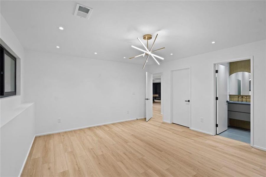 Spacious, unfurnished interior of a new home in , Atlanta (Image 23).