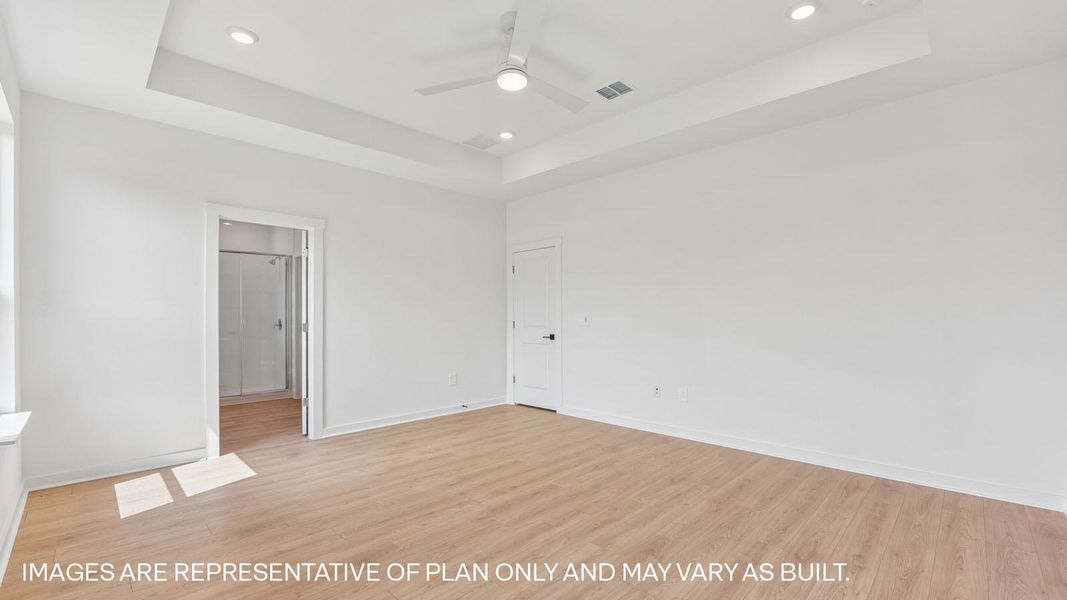 Spacious, unfurnished interior of a new home in Rosenbusch Ranch, Leander (Image 21).