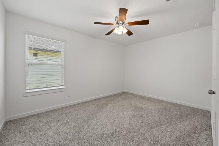 Spacious, unfurnished interior of a new home in , Rosharon (Image 38).