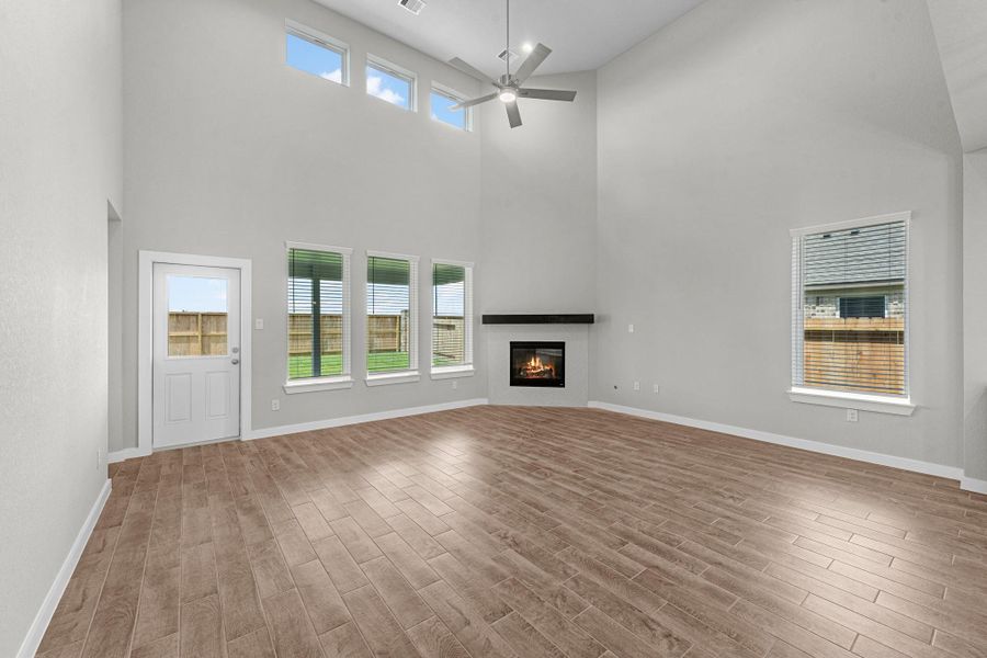 Spacious, unfurnished interior of a new home in Beacon Hill, Waller (Image 23).