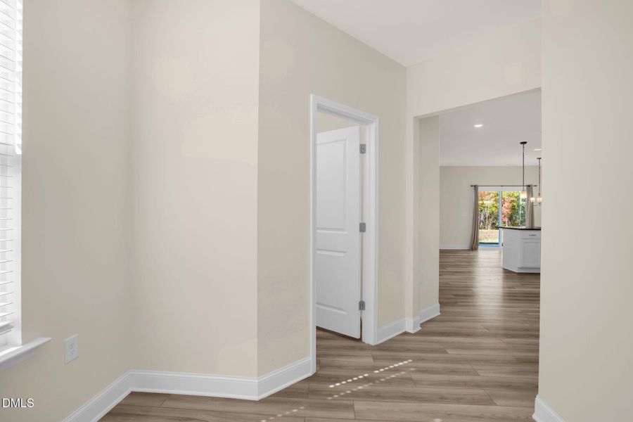 5-web-or-mls-2028 Seaford Dr-5