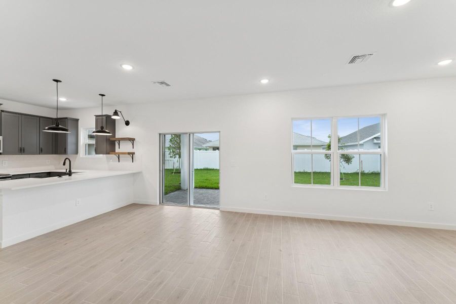 Spacious, unfurnished interior of a new home in , Fort Pierce (Image 24).