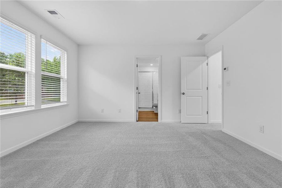 Spacious, unfurnished interior of a new home in Lexington Meadows, Athens (Image 27).