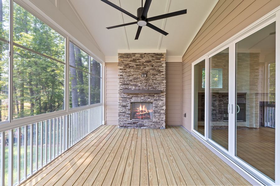 Representative exterior details of a home built from the The Emerson by RobuckHomes in Stonehenge, Raleigh (Image 56).