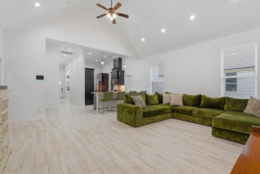 Furnished interior view inside a new home in , Anahuac (Image 15).