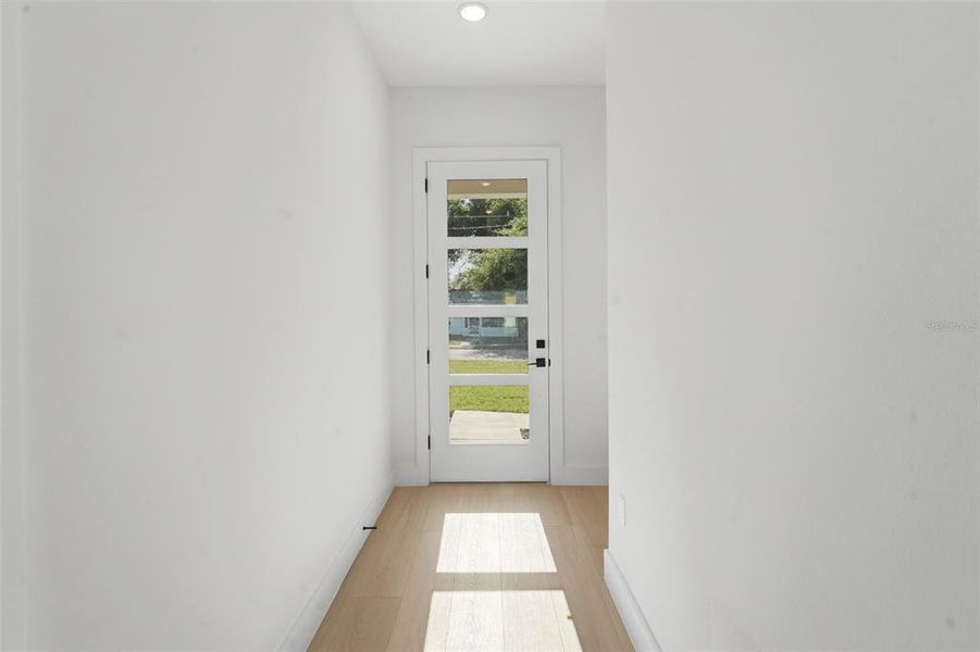 Spacious, unfurnished interior of a new home in , Orlando (Image 26).