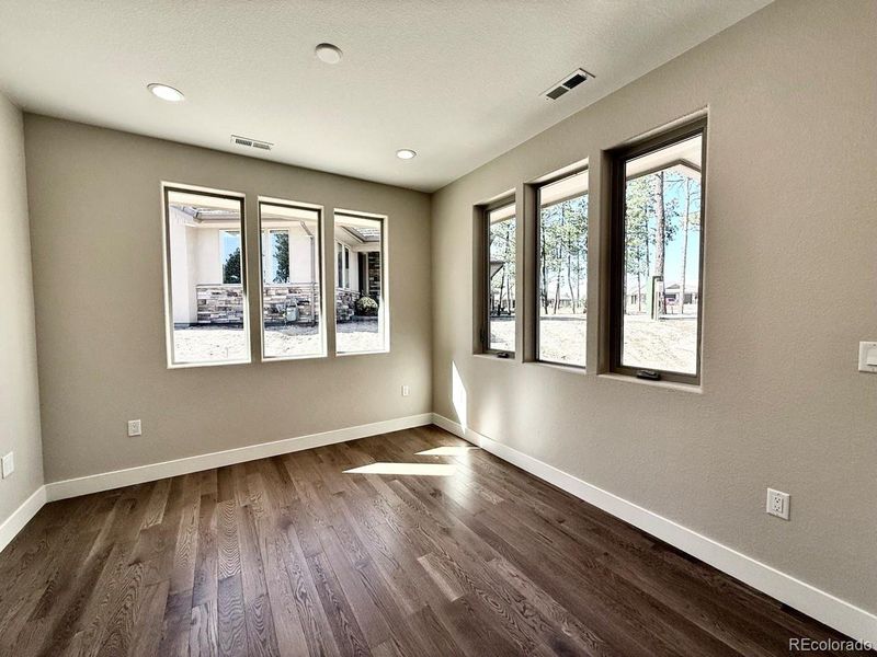 Dining Area Dining Area