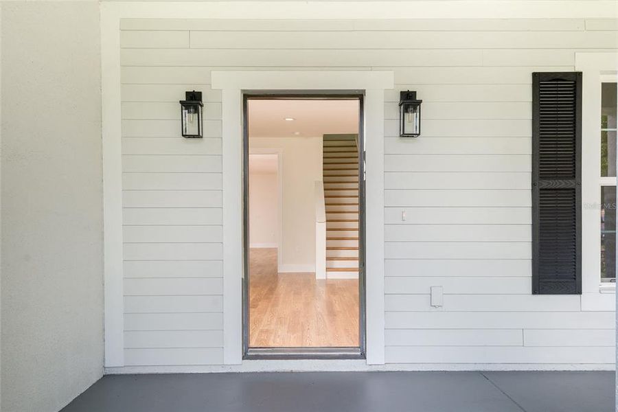 Exterior details and patio area of a home in , Tampa (Image 3).