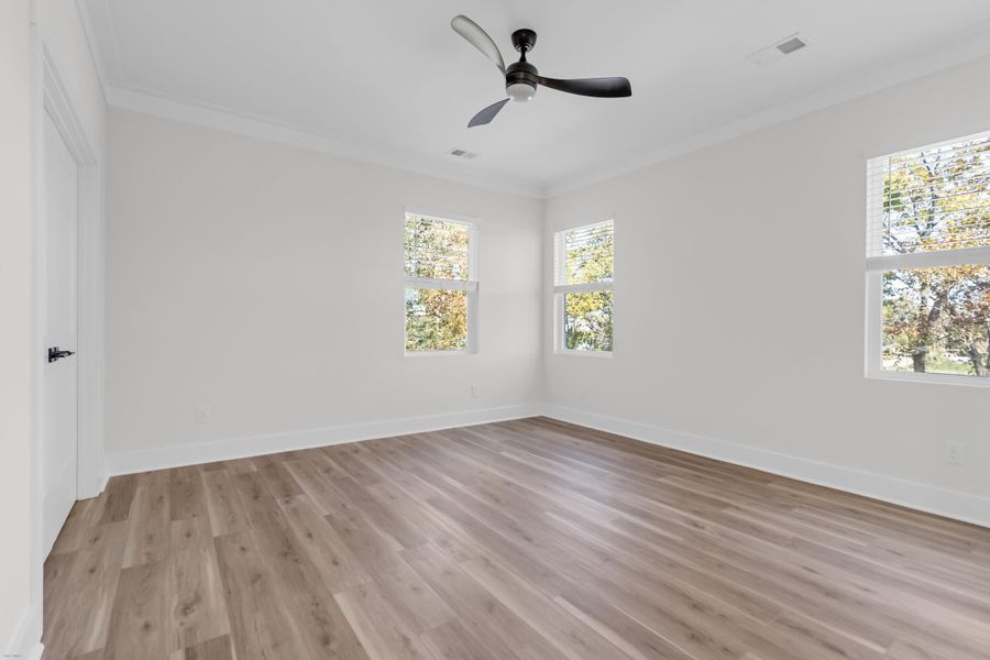 Spacious, unfurnished interior of a new home in , North Charleston (Image 13).