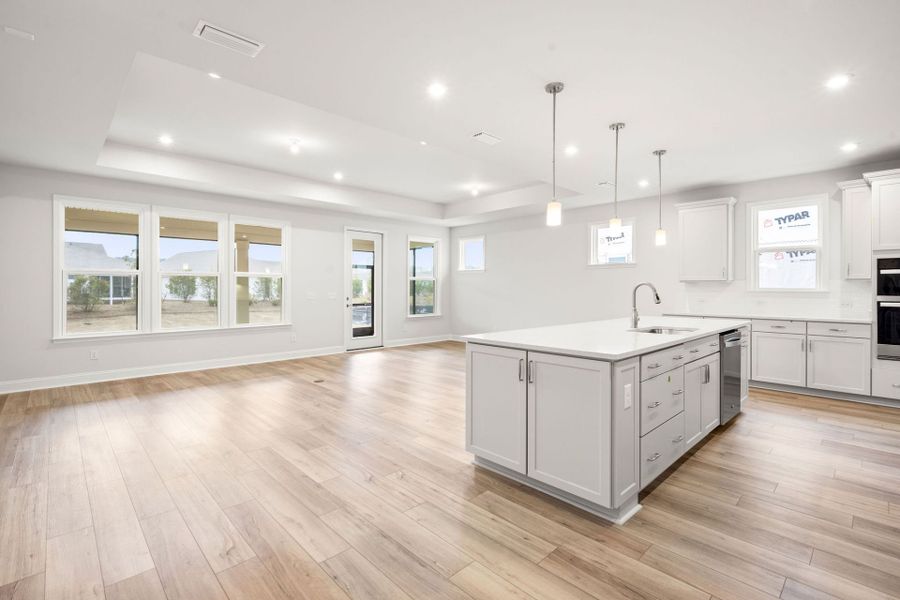 Spacious, unfurnished interior of a new home in Sun City Hilton Head, Bluffton (Image 14).