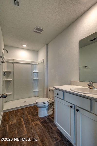 Furnished interior view inside a new home in , Middleburg (Image 7).