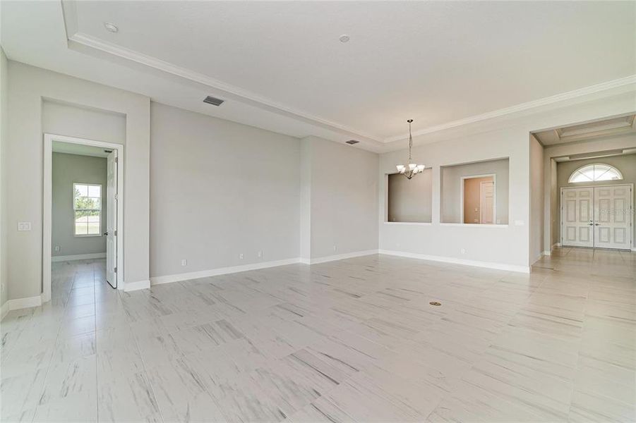 Spacious, unfurnished interior of a new home in Mirada, San Antonio (Image 21).