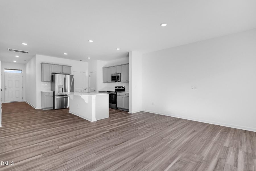 11_Kitchen_Dining_Alt