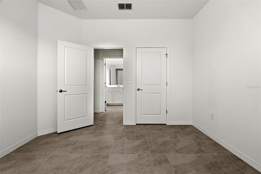 Spacious, unfurnished interior of a new home in Rye Ranch, Parrish (Image 51).