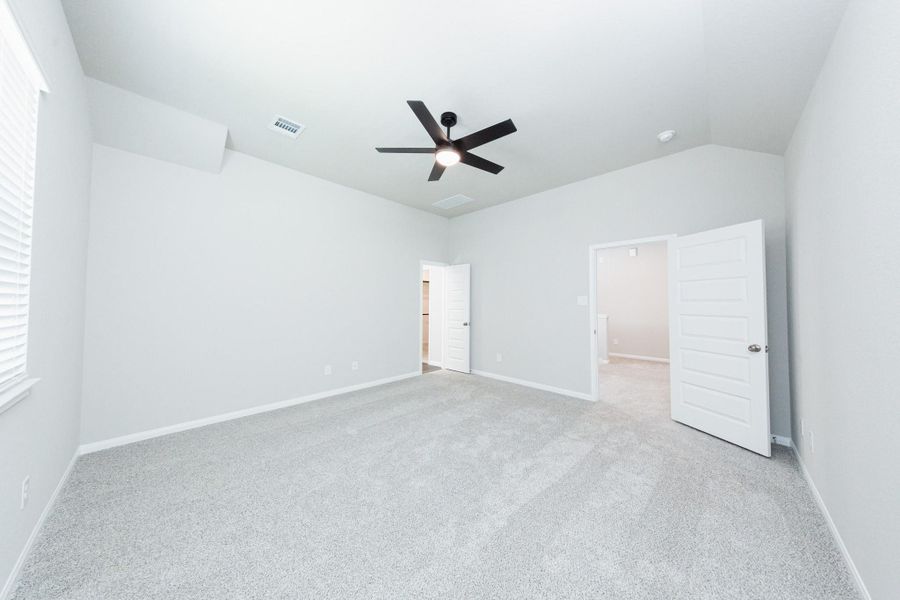 Spacious, unfurnished interior of a new home in River's Edge, Conroe (Image 14). Spacious, unfurnished interior of a new home in River's Edge, Conroe (Image 14).
