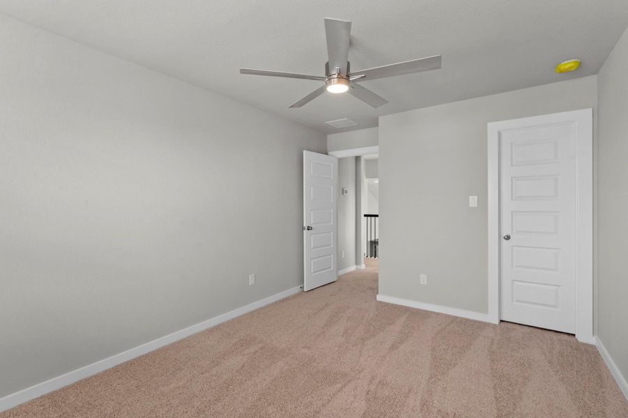 Spacious, unfurnished interior of a new home in Briarwood Crossing, Rosenberg (Image 32).