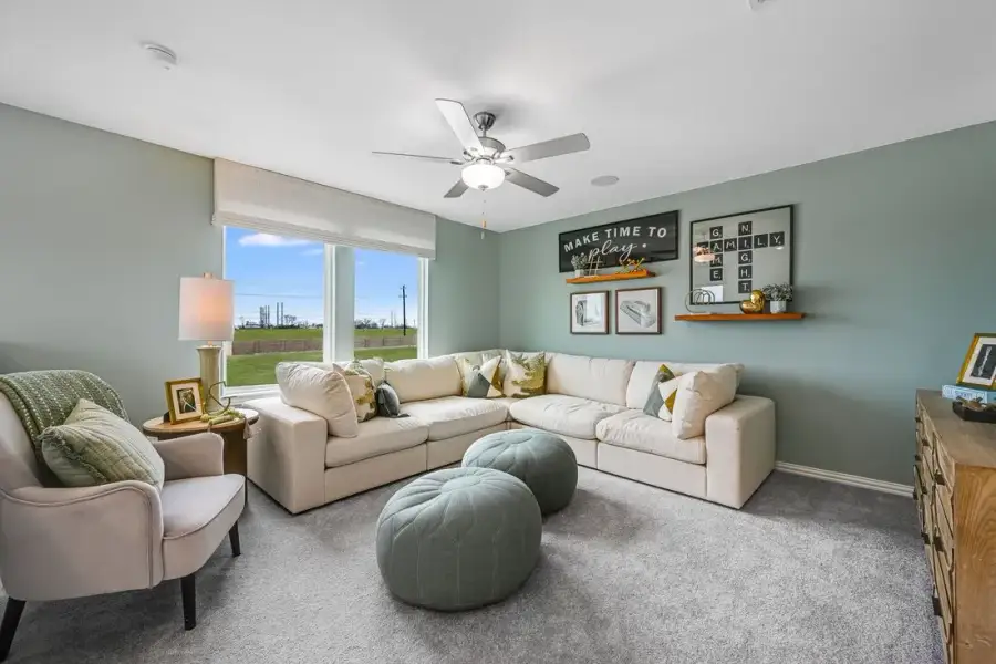 Furnished interior view inside a new home in Madero 50s, Fort Worth (Image 12).