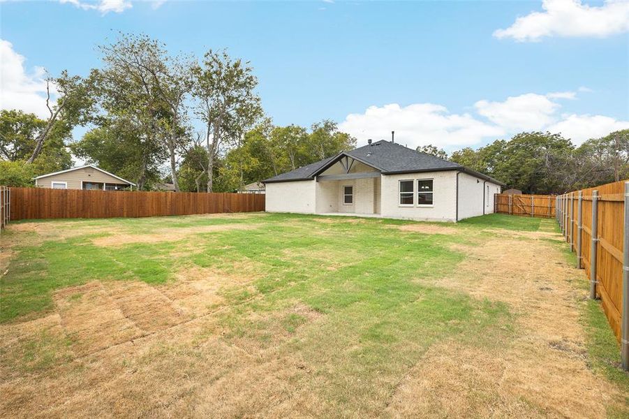Exterior details and patio area of a home in , Fort Worth (Image 26).