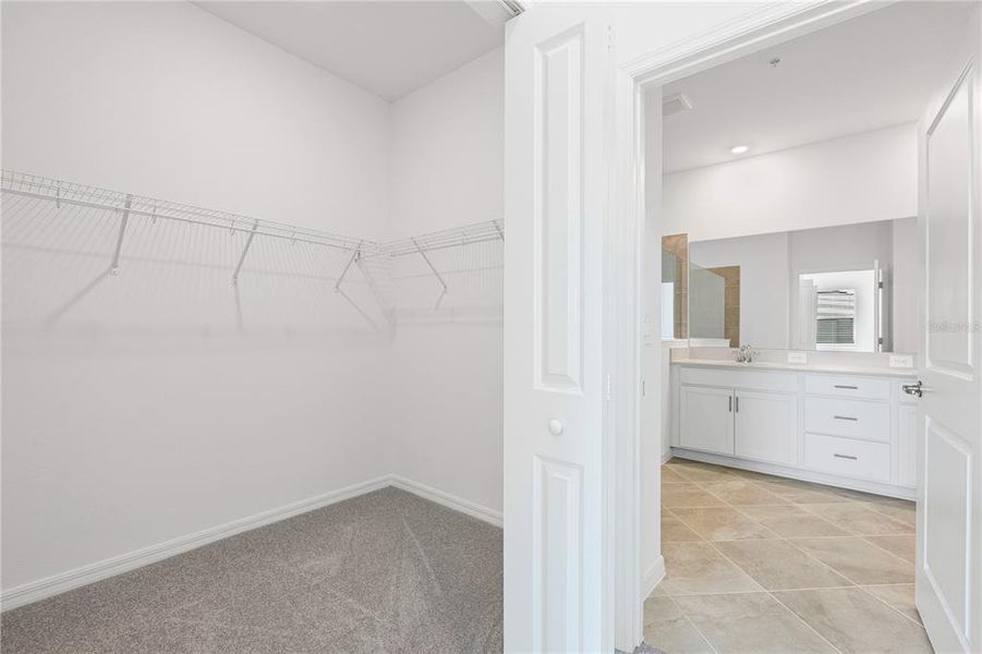 Spacious, unfurnished interior of a new home in Legends Cove, Bradenton (Image 20).