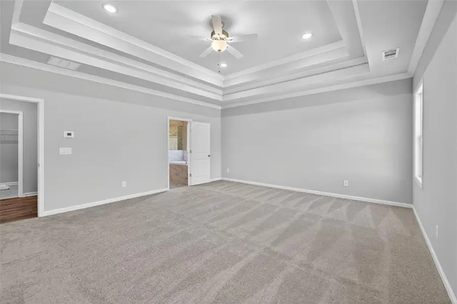 Spacious, unfurnished interior of a new home in , Gainesville (Image 61).