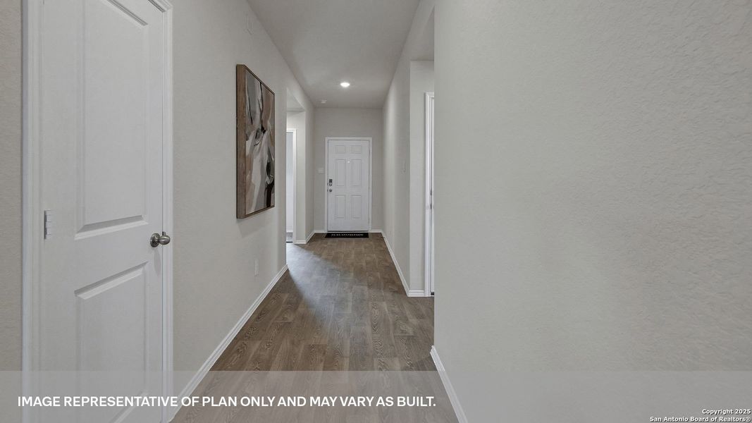 Spacious, unfurnished interior of a new home in Navarro Fields, Seguin (Image 19).