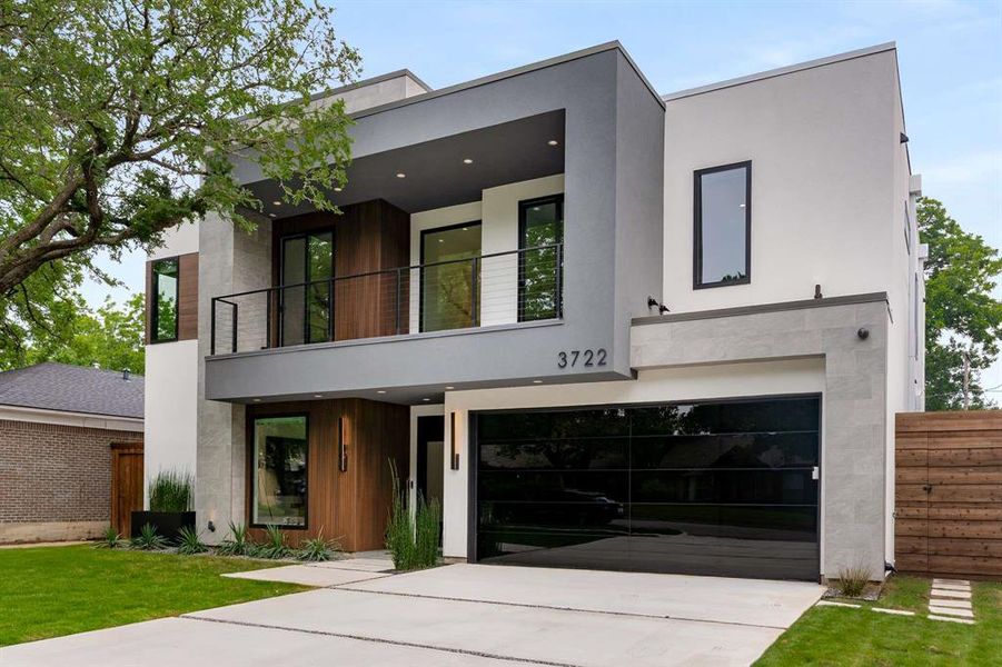 Front exterior of a new home in , Dallas, TX, highlighting curb appeal (Image 26).