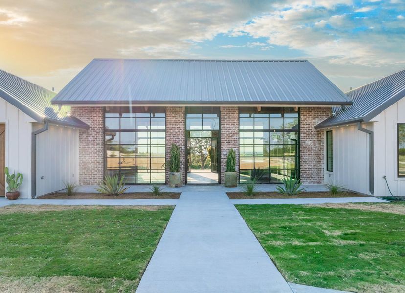 Exterior details and patio area of a home in , Lampasas (Image 10).