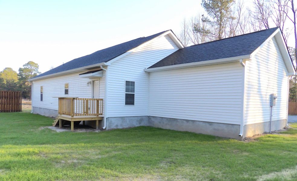 Exterior details and patio area of a home in , Walterboro (Image 3).