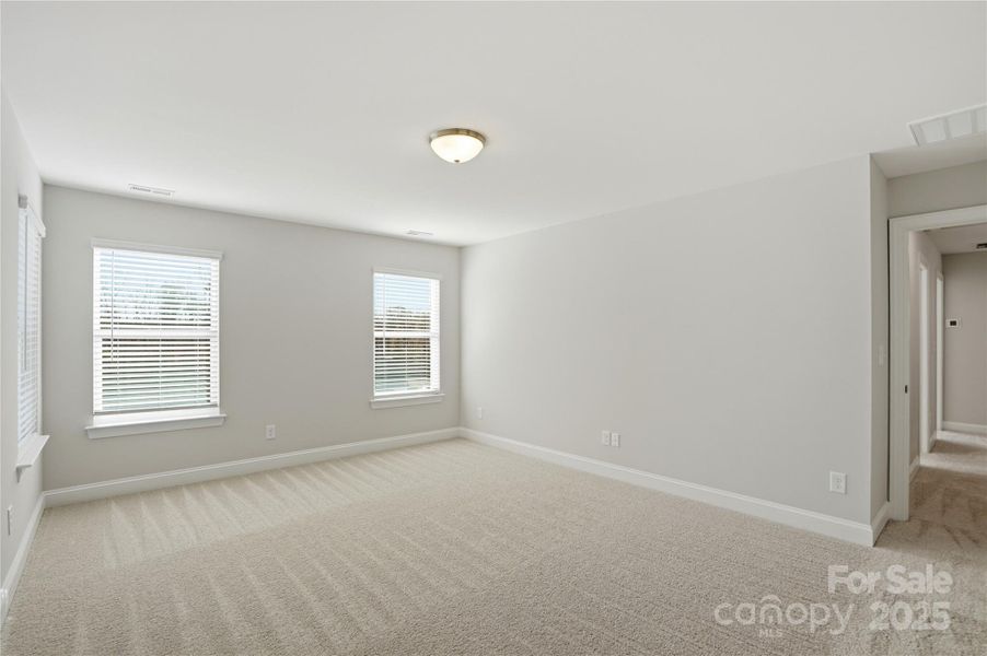 Spacious, unfurnished interior of a new home in Grier Meadows, Charlotte (Image 31).