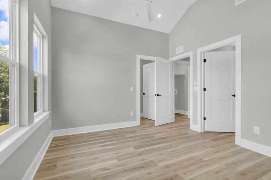 Spacious, unfurnished interior of a new home in , North Charleston (Image 23).