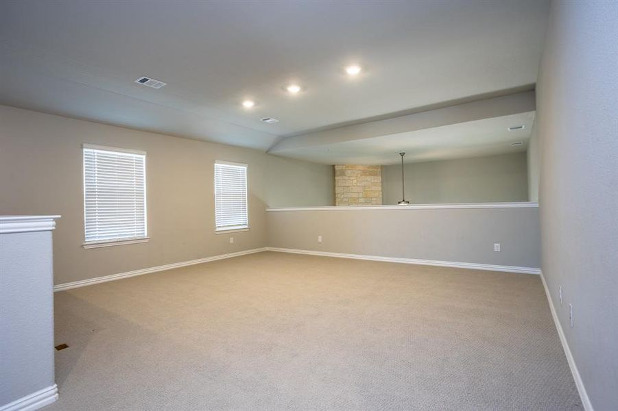 Spacious, unfurnished interior of a new home in , Corinth (Image 22).