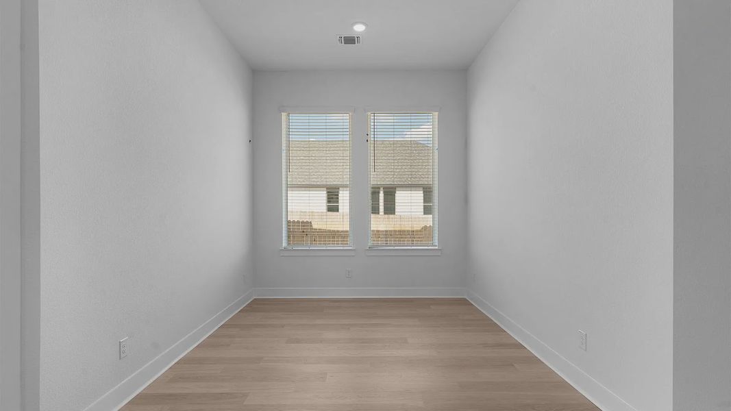 Spacious, unfurnished interior of a new home in Santa Rita Ranch, Liberty Hill (Image 14).