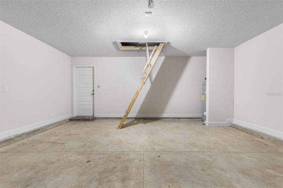 Spacious, unfurnished interior of a new home in , Palm Coast (Image 31).