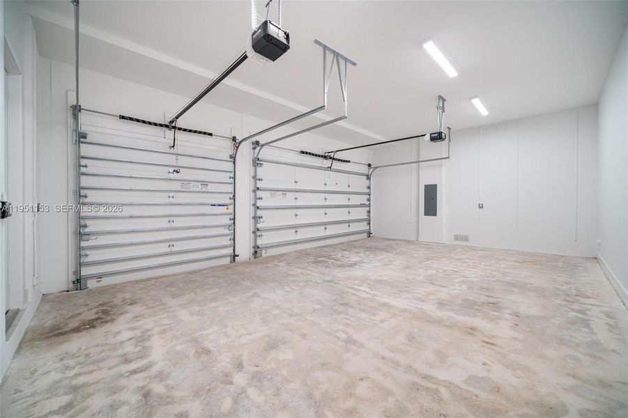 Spacious, unfurnished interior of a new home in , Weston (Image 20).