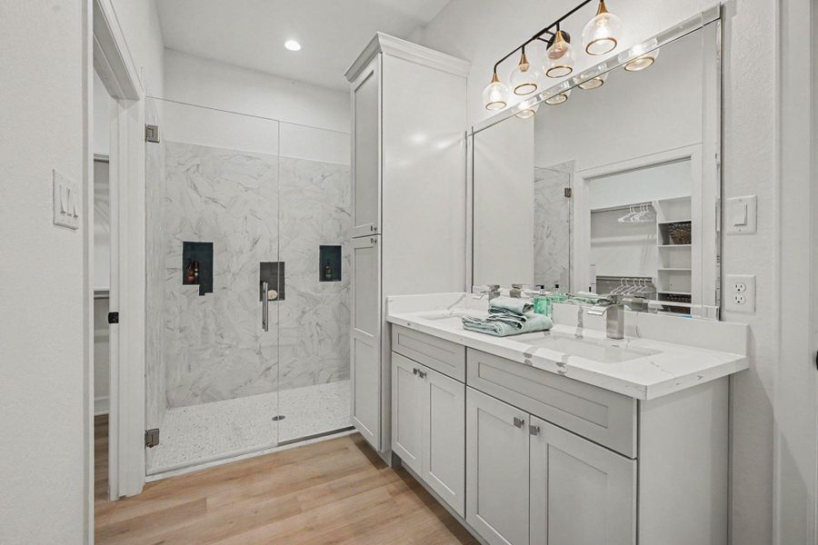 Master Bathroom Master Bathroom