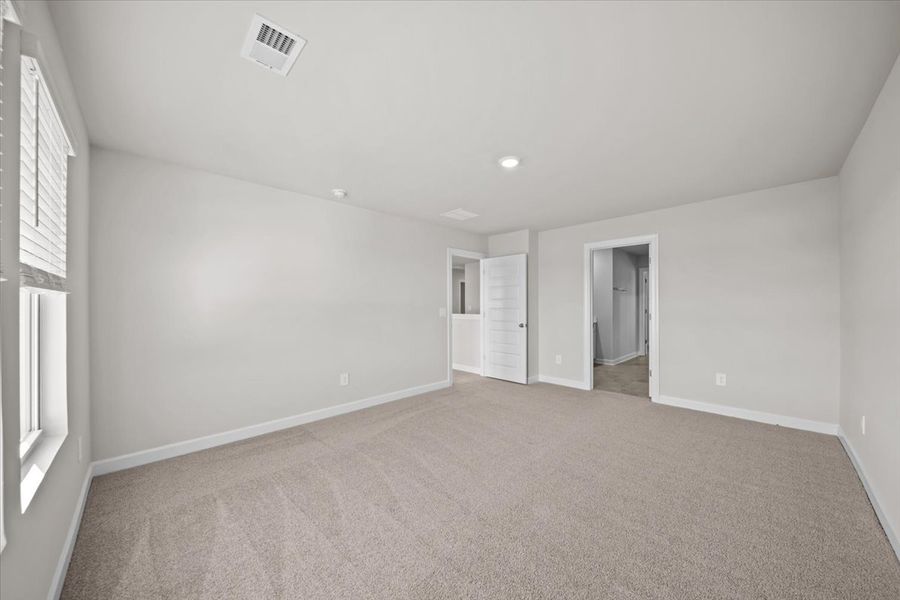 Spacious, unfurnished interior of a new home in Brayfield Manor - Signature Collection, Wellford (Image 21).