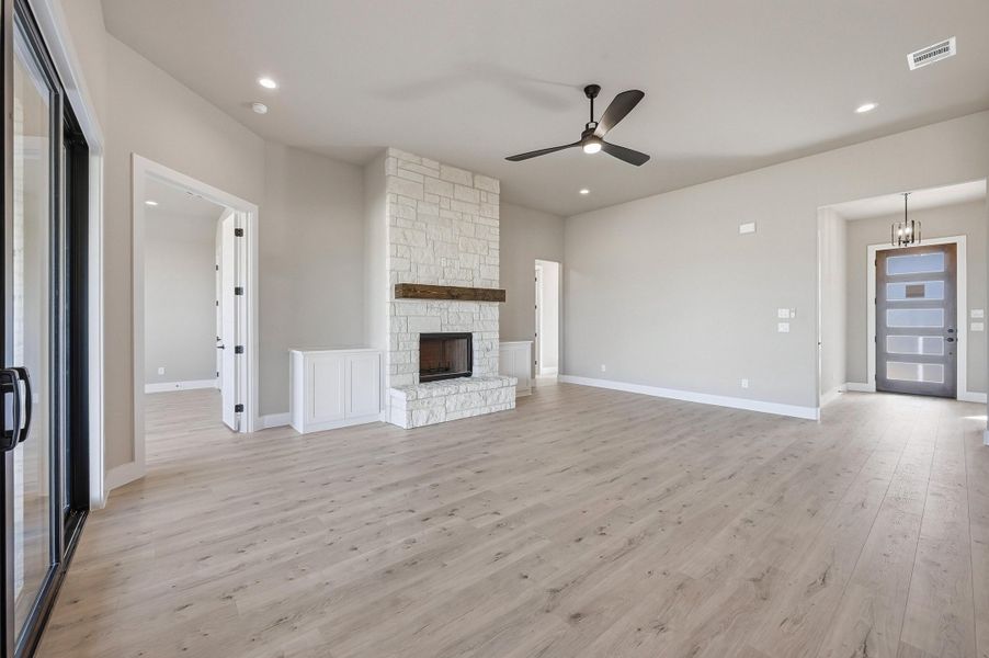 Spacious, unfurnished interior of a new home in Rocky Top Ranch, Azle (Image 19). Spacious, unfurnished interior of a new home in Rocky Top Ranch, Azle (Image 19).