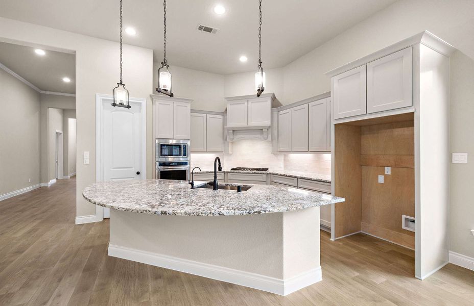 Representative furnished interior of a home built from the 2899 by Ravenna Homes in The Highlands 55′, Porter (Image 7). Representative furnished interior of a home built from the 2899 by Ravenna Homes in The Highlands 55′, Porter (Image 7).