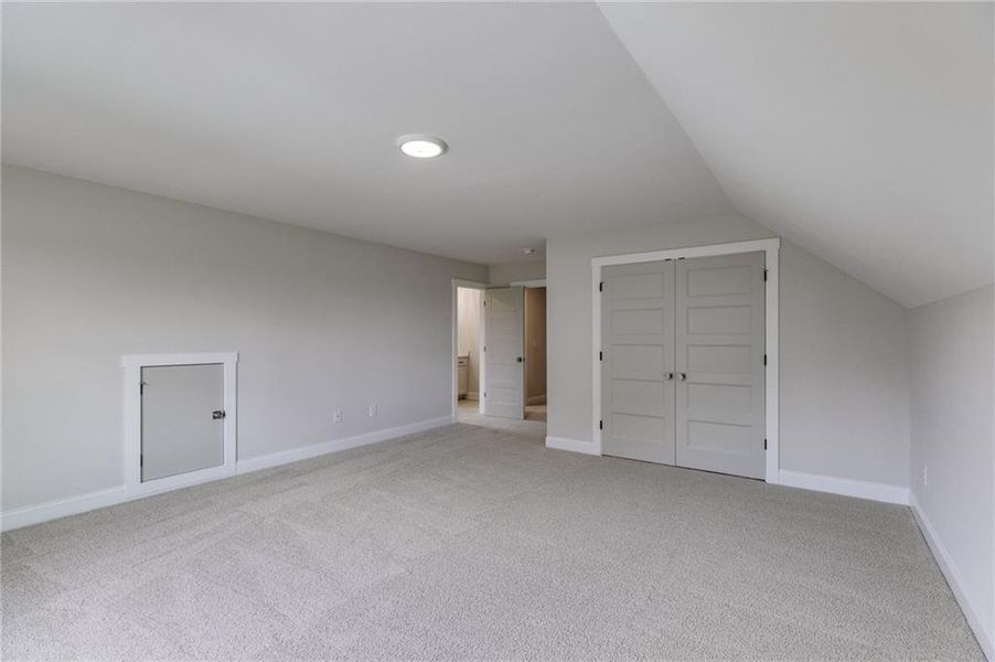 Spacious, unfurnished interior of a new home in The Meadows at Lake Circle, Buchanan (Image 20).