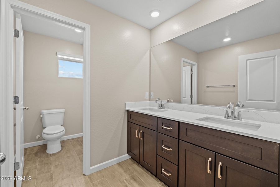 16805 W Cavedale Dr-26